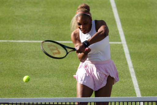 Serena Williams regresa a la competición con triunfo en partido de dobles en Queen's