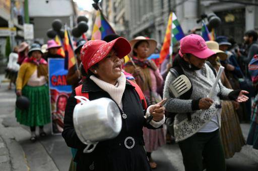 Bolivia está casi al límite, dice el presidente y los manifestantes le piden que se vaya