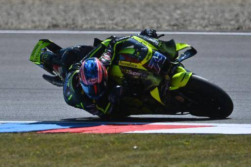 Ogura aplasta su propio récord en Brno para hacerse con la pole