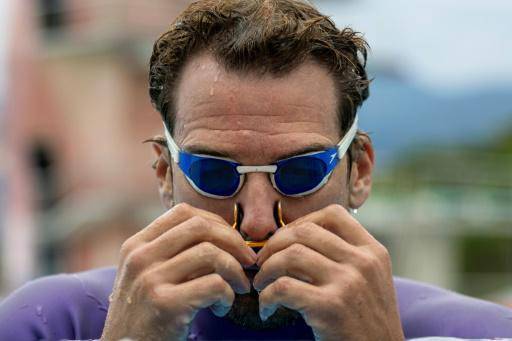 Con 29 minutos bajo el agua, un apneísta croata explora los límites humanos