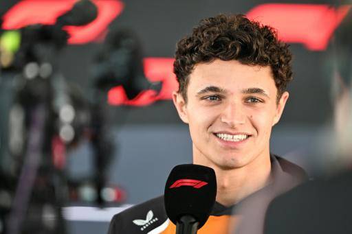 Lando Norris en el paddock del Gran Premio de Catar de F1 en la víspera de los ensayos libres. En el circuito de Lusail (cerca de Doha), el 27 de noviembre de 2025