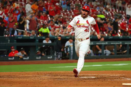 Primera base venezolano Contreras, de los Cardenales, suspendido seis juegos