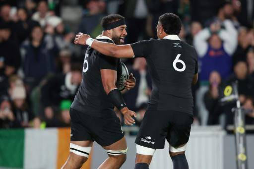 Nueva Zelanda gana a Irlanda y Francia cumple con creces contra Japón