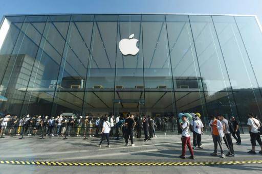 China confina la zona alrededor de la mayor fábrica mundial de teléfonos iPhone