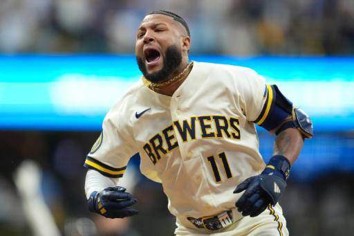 Venezolano Chourio decide en el noveno y los Cerveceros toman ventaja de 2-0 en serie divisional