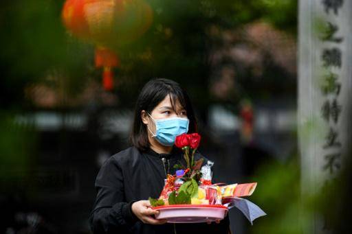 Por San Valentín, los vietnamitas le rezan a Buda para encontrar pareja