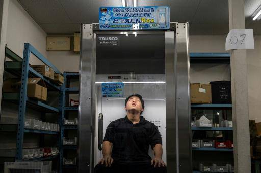 Un refrigerador para humanos alivia a los trabajadores japoneses durante la ola de calor
