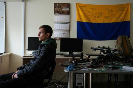 En duelo y aislados, pero libres de soñar: así es ser joven en Ucrania