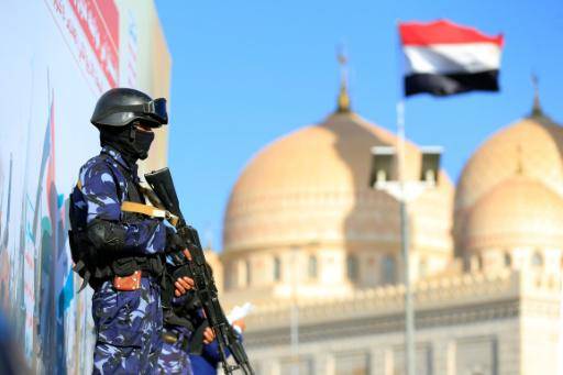 Fuerzas yemenitas afirman avanzar contra los hutíes cerca del estrecho de Bab el Mandeb