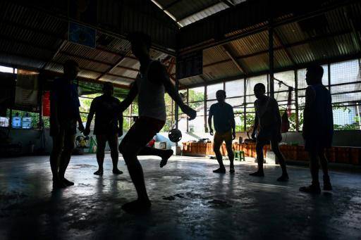 El 'chinlone', un deporte ancestral que sobrevive a la guerra en Birmania
