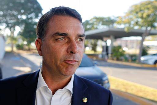 Flávio Bolsonaro, en plena tormenta a meses de las elecciones en Brasil