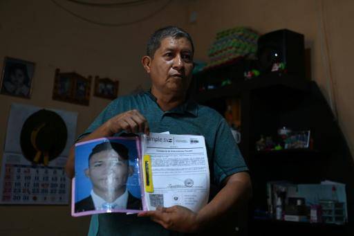 Los juicios masivos de El Salvador: la angustia de que paguen justos por pecadores