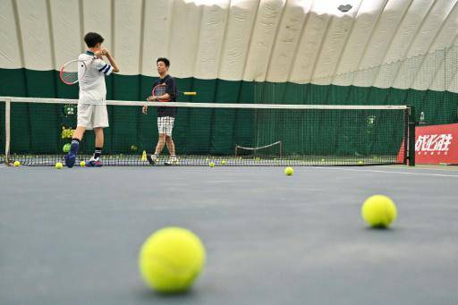 La pasión por Zheng Qinwen se refleja en las escuelas de tenis en China