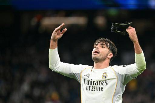 El Real Madrid apaga un incendio ante el Levante en el debut en Liga de Arbeloa