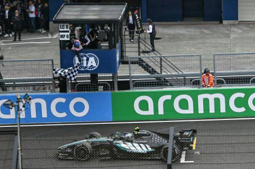 Kimi Antonelli gana Gran Premio de Japón de F1, Mercedes se queda sin doblete