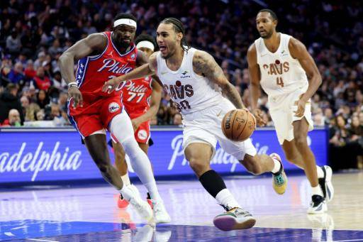 Cavaliers arañan otro triunfo a Sixers con un show de Jaylon Tyson