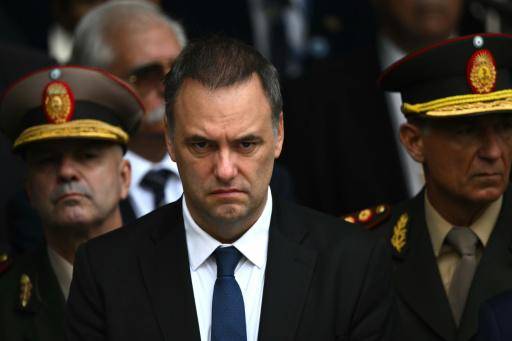 Milei respalda a su jefe de ministros, investigado por enriquecimiento ilícito