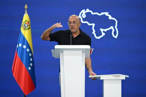 El gobierno y la oposición convocan marchas previas al diálogo político en Venezuela