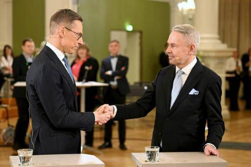 Ex primer ministro Stubb gana elecciones presidenciales de Finlandia