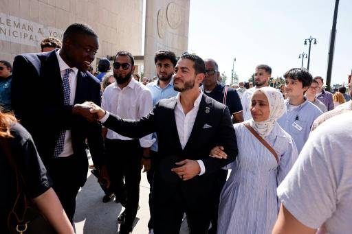 El candidato progresista Abdul El-Sayed gana las primarias demócratas en Míchigan, estado clave