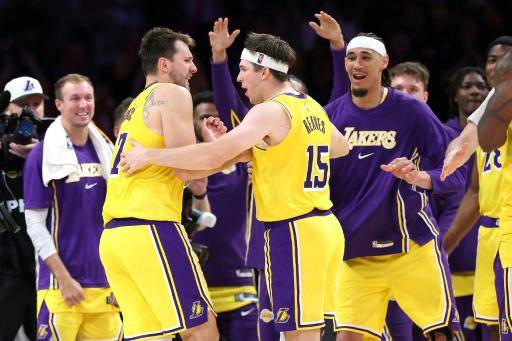 Reaves podría volver a los Lakers para el tercer juego contra los Rockets