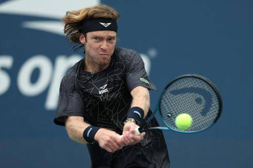 El español Mérida tumba a Rublev en segunda ronda del US Open