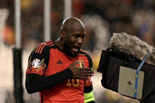 Bélgica endosa un 5-0 a Azerbaiyán con cuatro goles de Lukaku