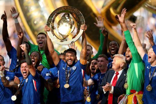 Liverpool gasta una fortuna para retener un título de Premier League muy competido