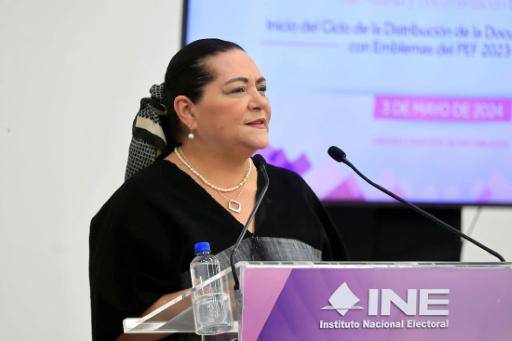 La jefa de la autoridad electoral de México renuncia acusada de corrupción