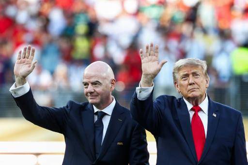 Manual de instrucciones para comprender la guerra de poder en el fútbol mundial