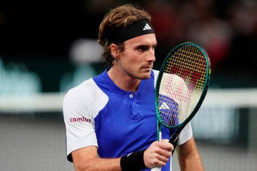 Cerúndolo cae ante Tsitsipas y deja el Masters de París sin argentinos