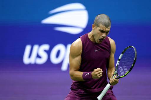 Un renovado Alcaraz arranca como un cohete el Abierto de EEUU