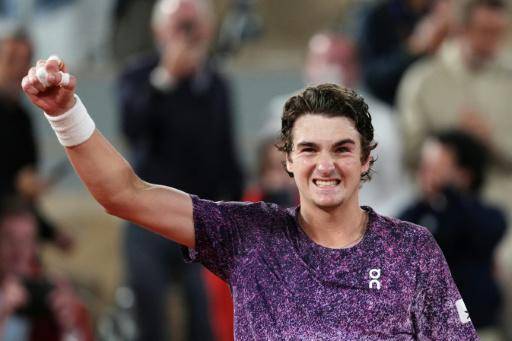 João Fonseca con el hombro tocado a seis días de Wimbledon
