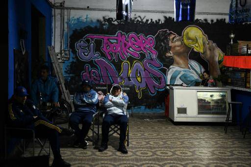 Un acompañante de Maradona dice en el juicio por su muerte que era manipulado