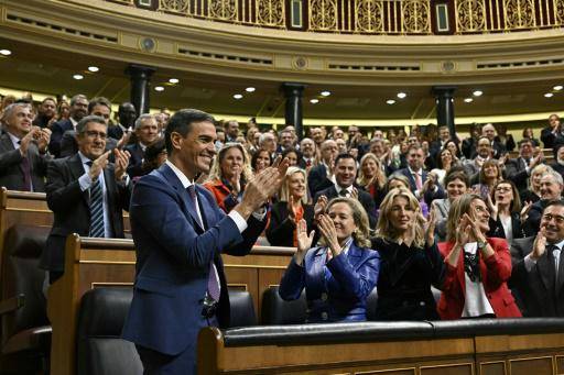Un gobierno de perfil político en España para una legislatura complicada