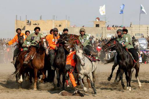 Afganistán moderniza el buzkashi, su deporte ecuestre tradicional