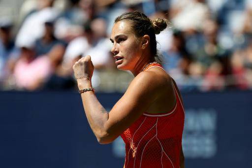 Sabalenka resiste ante Noskova en US Open y se aferra al número uno