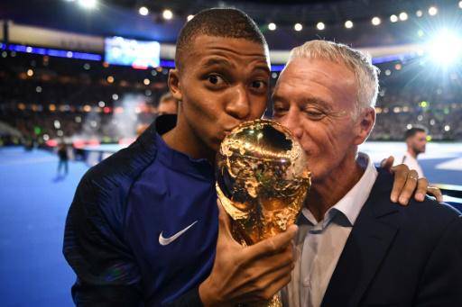 Didier Deschamps seguirá al frente de la selección francesa hasta el Mundial de 2026