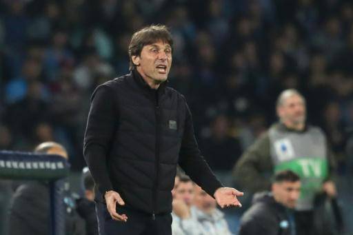 Conte se deja querer como seleccionador italiano, Nápoles abre la puerta