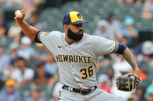 El lanzador dominicano J.C. Mejia de los Cerveceros de Milwaukee suspendido 162 juegos por dopaje en Grandes Ligas