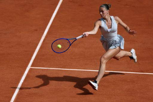 Swiatek y Kostyuk ganan para citarse en octavos de Roland Garros