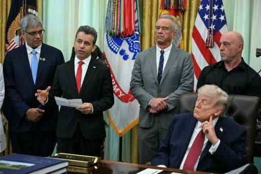 Renuncia el jefe de la agencia de medicamentos y seguridad alimentaria de EEUU