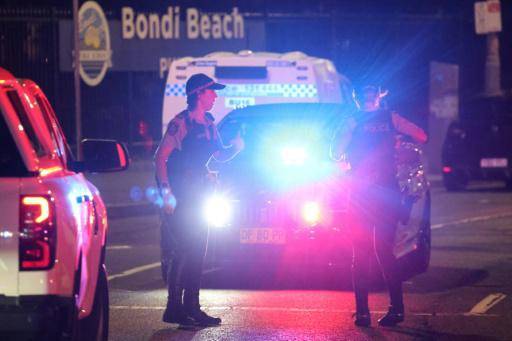 Dos hombres mataron a 11 personas durante una festividad judía en una playa de Australia