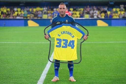 Cazorla, dos veces campeón de Europa con España, cuelga las botas a los 41 años
