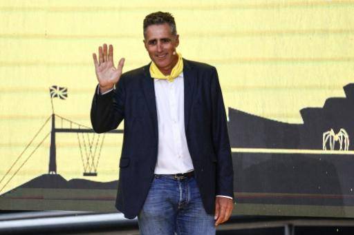El exciclista español Miguel Induráin durante la presentación de los equipos antes del inicio del Tour de Francia 2023. Cerca del museo Guggenheim de Bilbao (norte de España), el 29 de junio de 2023