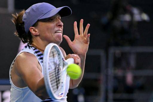 Swiatek imponente avanza a tercera ronda del Abierto de Australia