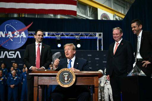 Trump anuncia creación de la Academia Espacial de Estados Unidos
