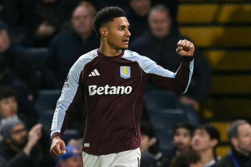 Aston Villa remonta en su visita al Chelsea gracias a Watkins