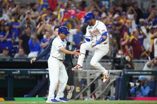 Venezuela machaca a Israel en el Clásico Mundial con dos jonrones de Arráez
