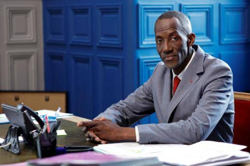 La elección de un alcalde negro pone a Francia ante el espejo del racismo